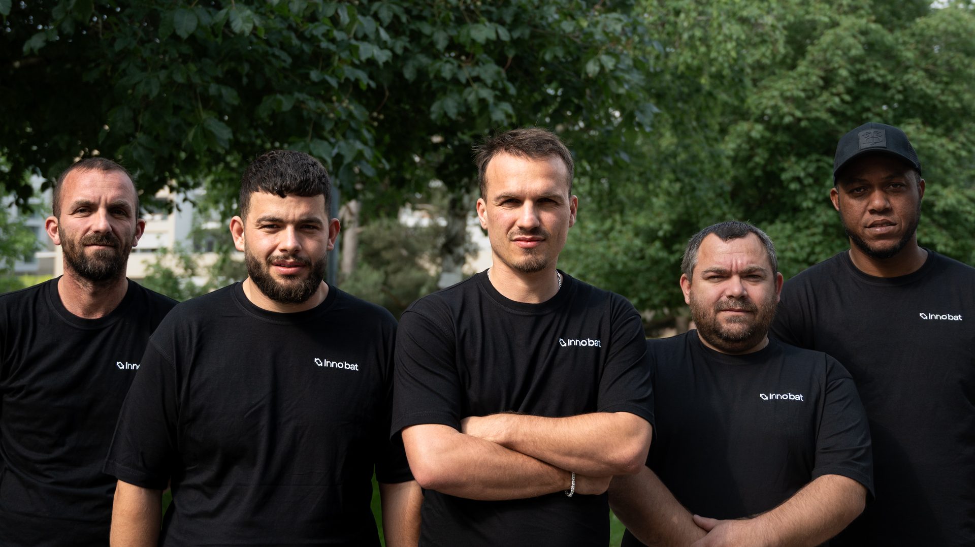 L'équipe Innobat, spécialistes des plafonds, cloisons et isolation à Fribourg